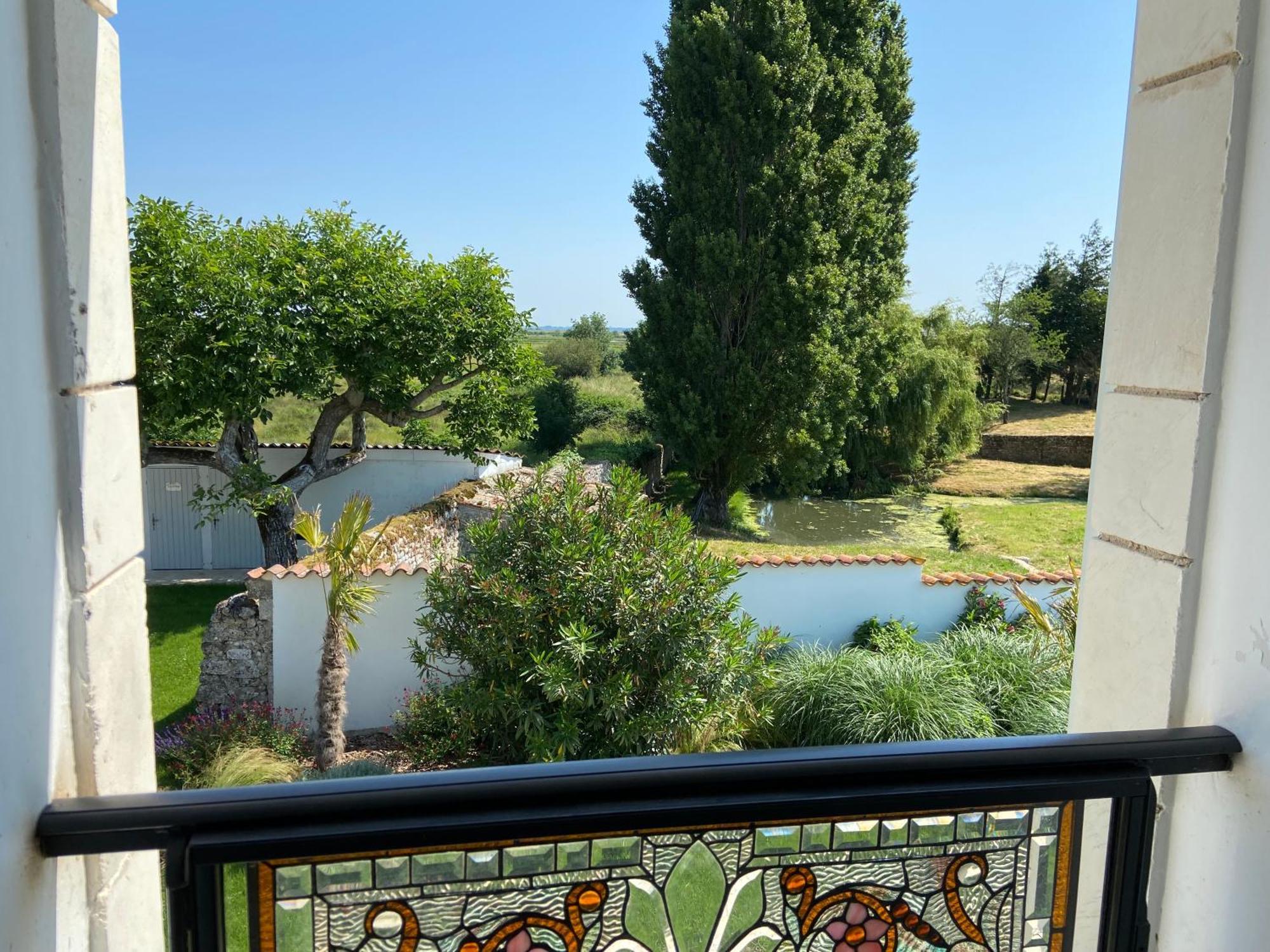 Chateau De Feusse Saint-Just-Luzac Exteriör bild